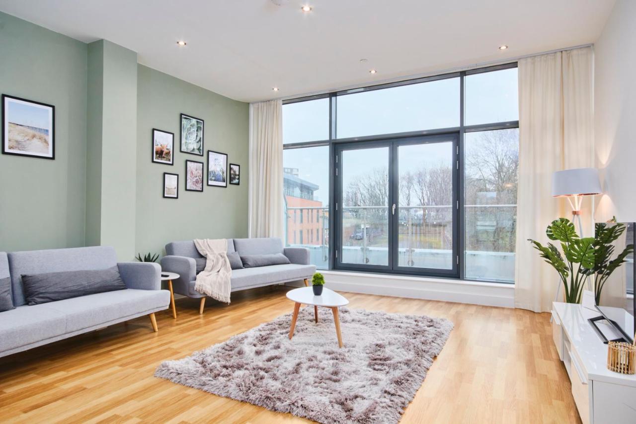 Апартаменты Large Duplex Penthouse - Parking Лидс Экстерьер фото